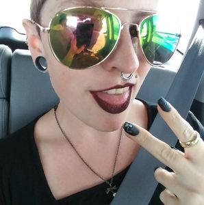 Meet your Posher, Nicole